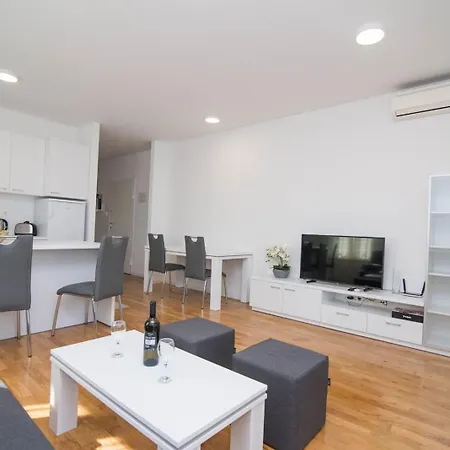 Radnik Apartamento *